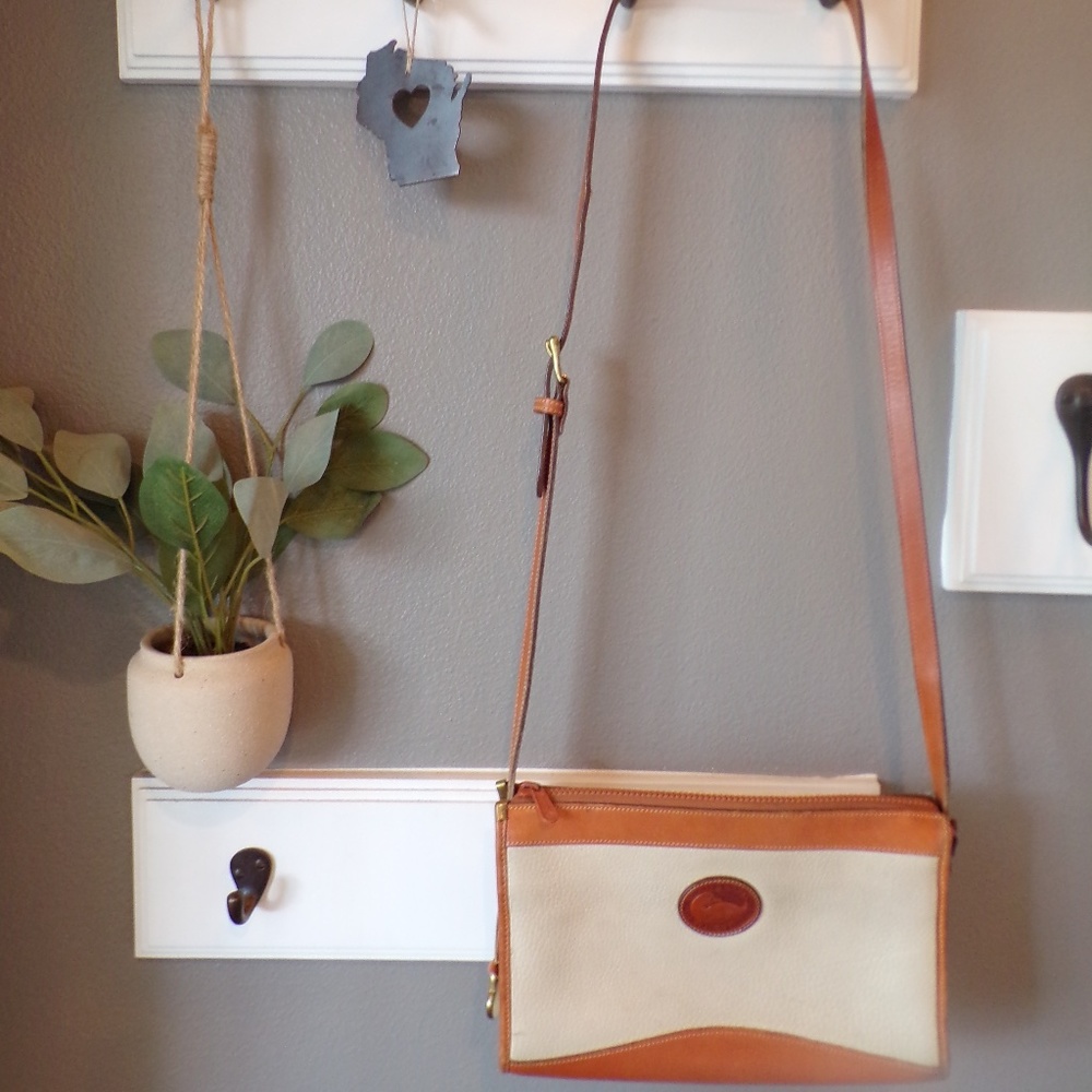 [Dooney & Burke] Vintage Crossbody Leather Purse